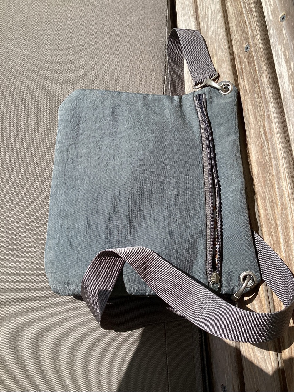 Travelon gray Crossbody Organizer Bag - Picture 6 of 6